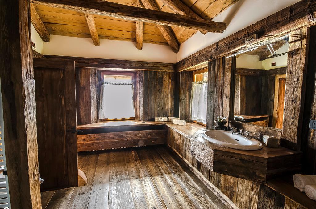 B&B Rossodisera ドメッジェ・ディ・カドーレ 部屋 写真